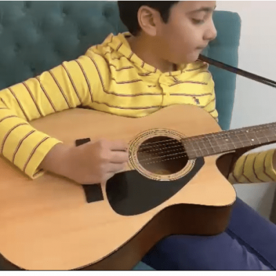 Classes courses for guitar piano Casio singing ukulele